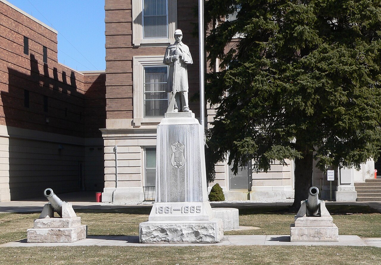 Dawson County, Nebraska courthouse Civil War memorial