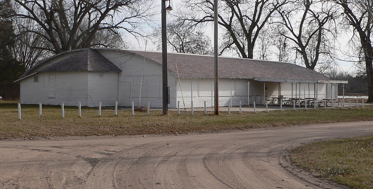 Riverside Park Dance Pavilion from NW 1